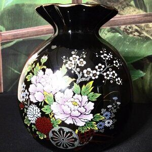 Vintage 1950s+ Mid-20th-Century Japanese Kutani Ware Black Vase by Bijutsu Toki
